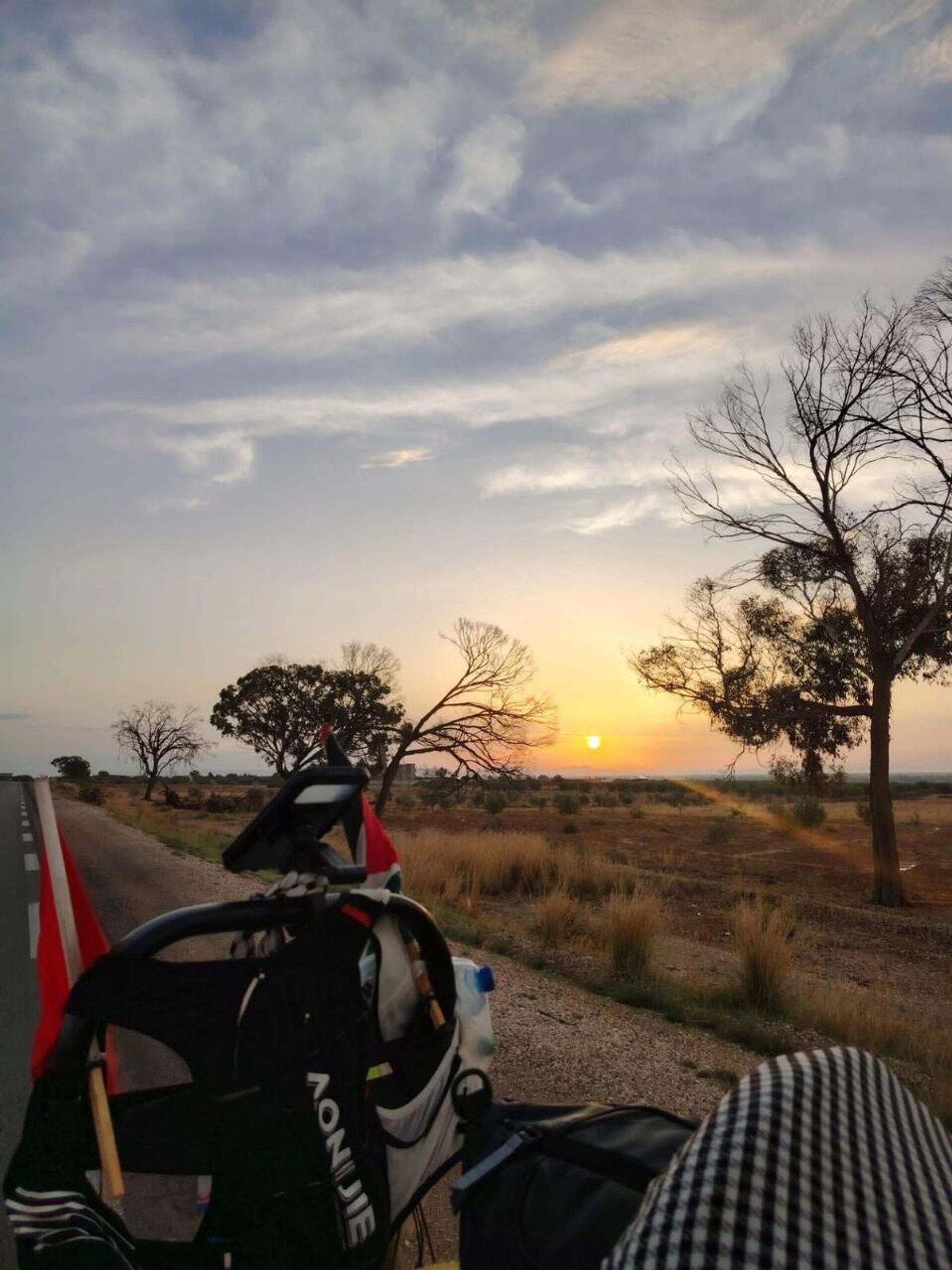 العداء التونسي السابق، محمد البراطلي، يحوّل خطواته إلى صرخة تضامن مع أطفال غزة - سبوتنيك عربي, 1920, 25.09.2025