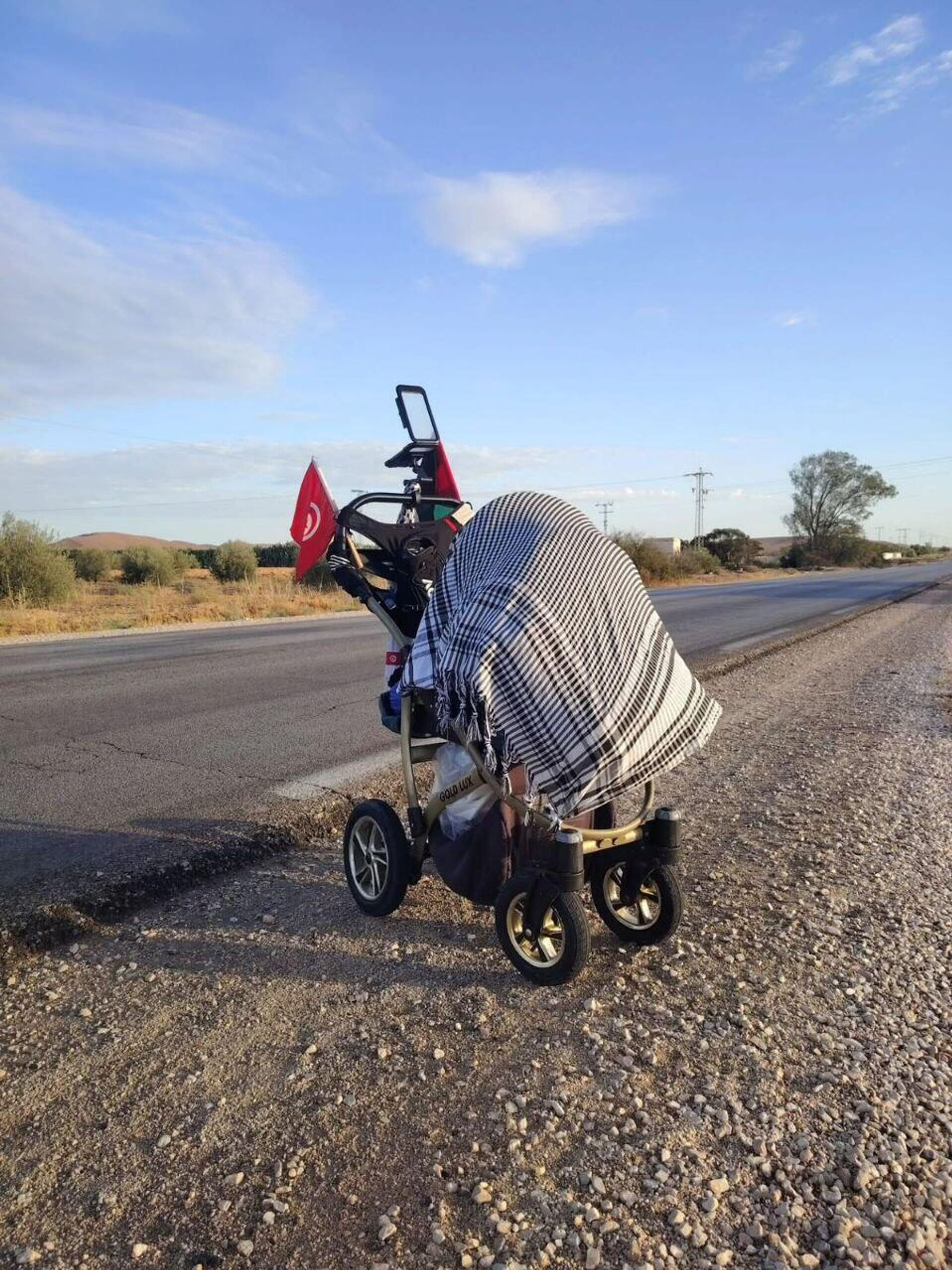 العداء التونسي السابق، محمد البراطلي، يحوّل خطواته إلى صرخة تضامن مع أطفال غزة - سبوتنيك عربي, 1920, 25.09.2025