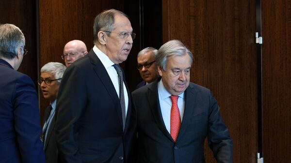 وزير الخارجية الروسي سيرغي لافروف، لقاءً مع الأمين العام للأمم المتحدة أنطونيو غوتيريش  - سبوتنيك عربي