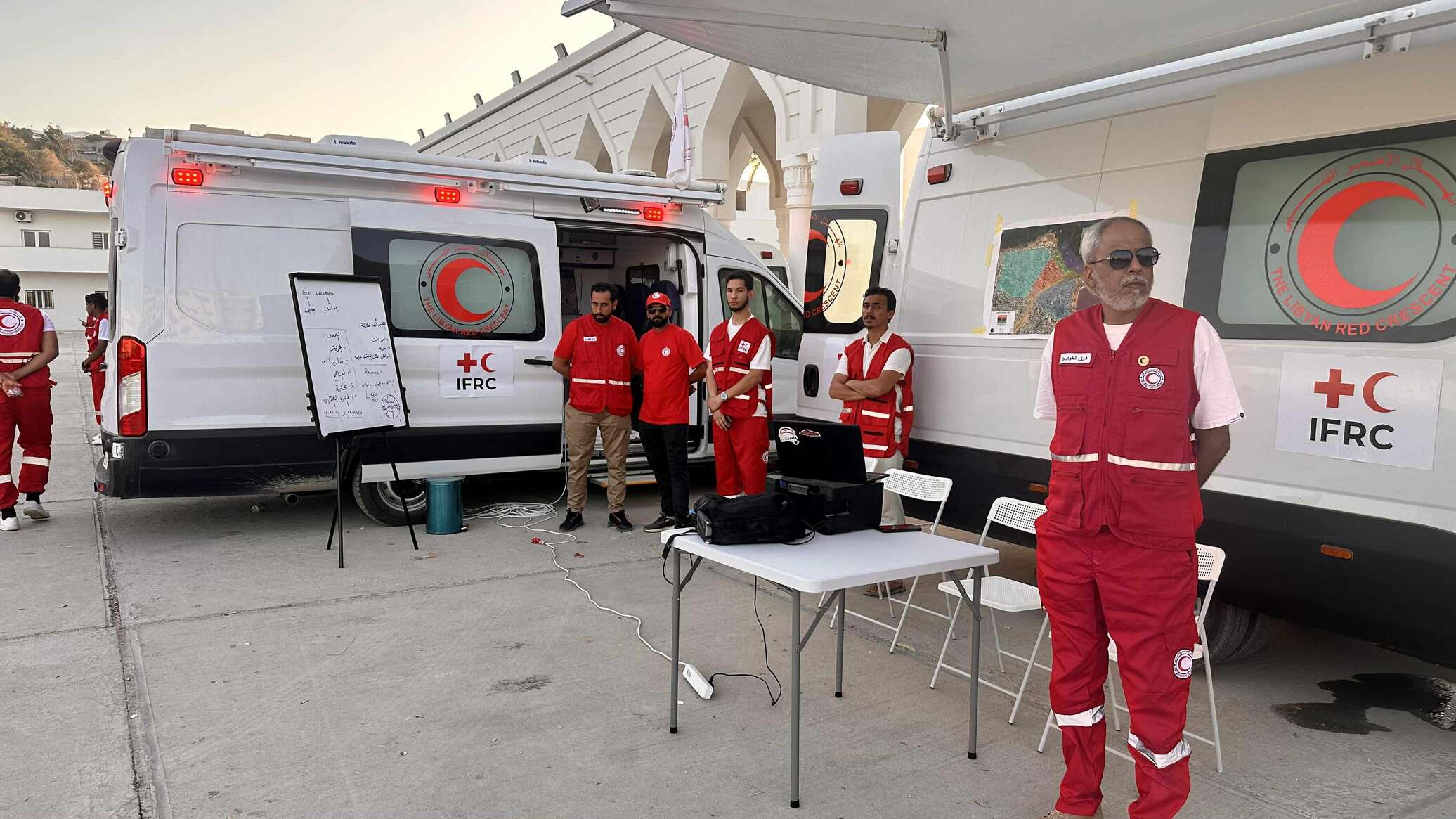 الهلال الأحمر الليبي ينفذ مناورات ميدانية في درنة لتعزيز قدرات الاستجابة للكوارث