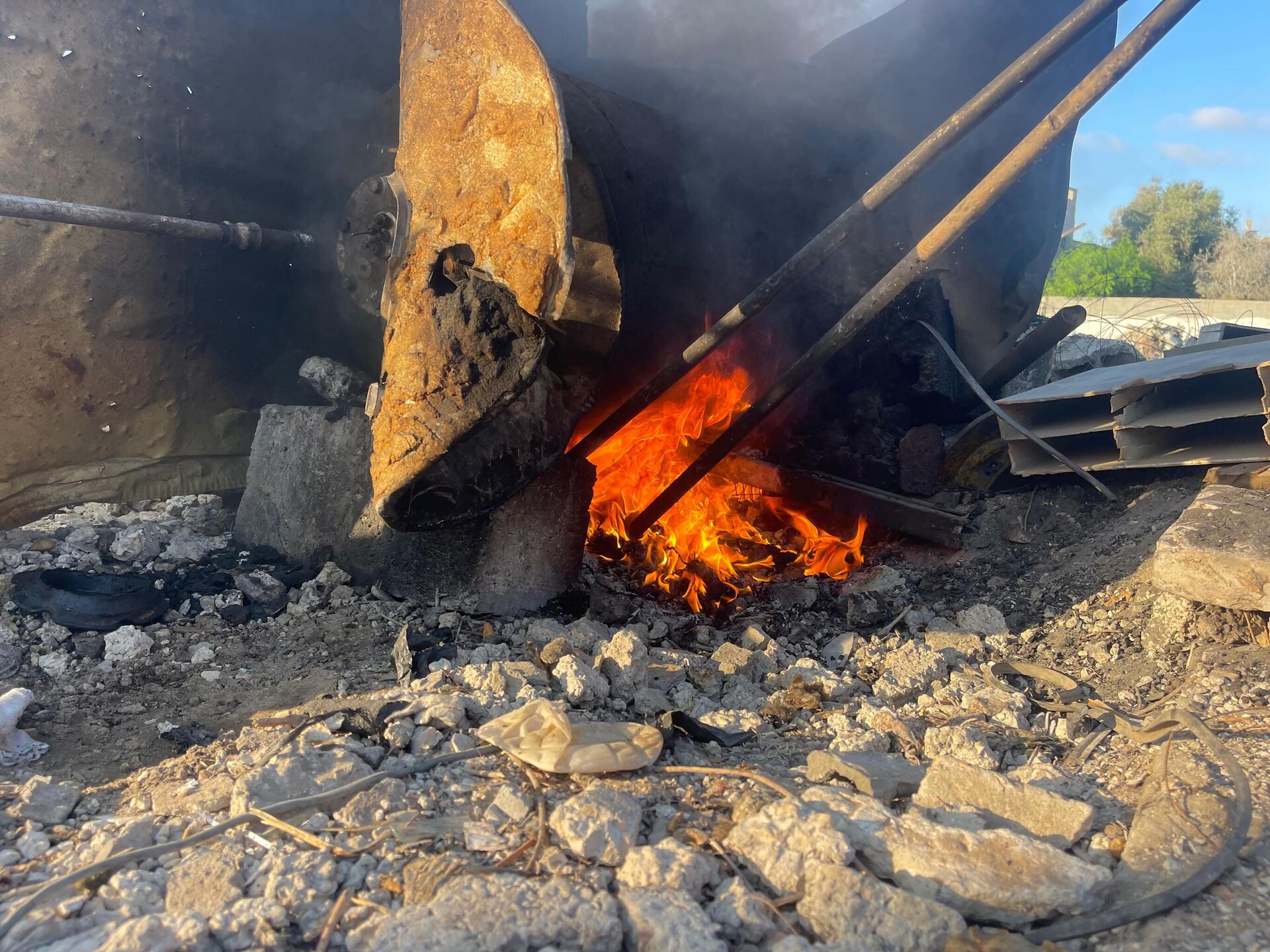 طفل فلسطيني يبتكر آلة لصنع الوقود البديل لإعالة أسرته في غزة    - سبوتنيك عربي, 1920, 29.09.2025