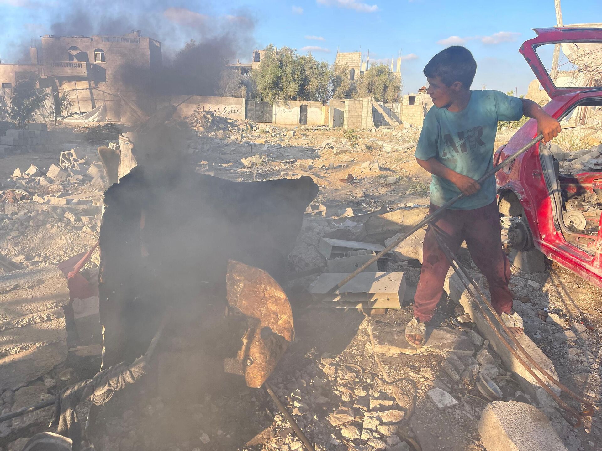 طفل فلسطيني يبتكر آلة لصنع الوقود البديل لإعالة أسرته في غزة    - سبوتنيك عربي, 1920, 29.09.2025