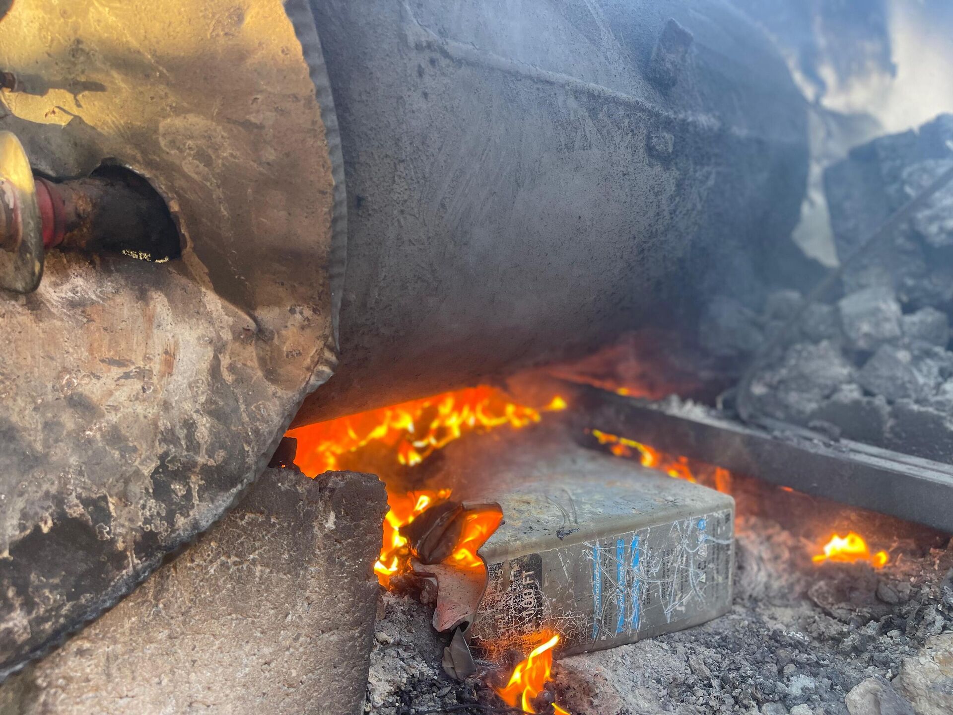 طفل فلسطيني يبتكر آلة لصنع الوقود البديل لإعالة أسرته في غزة    - سبوتنيك عربي, 1920, 29.09.2025