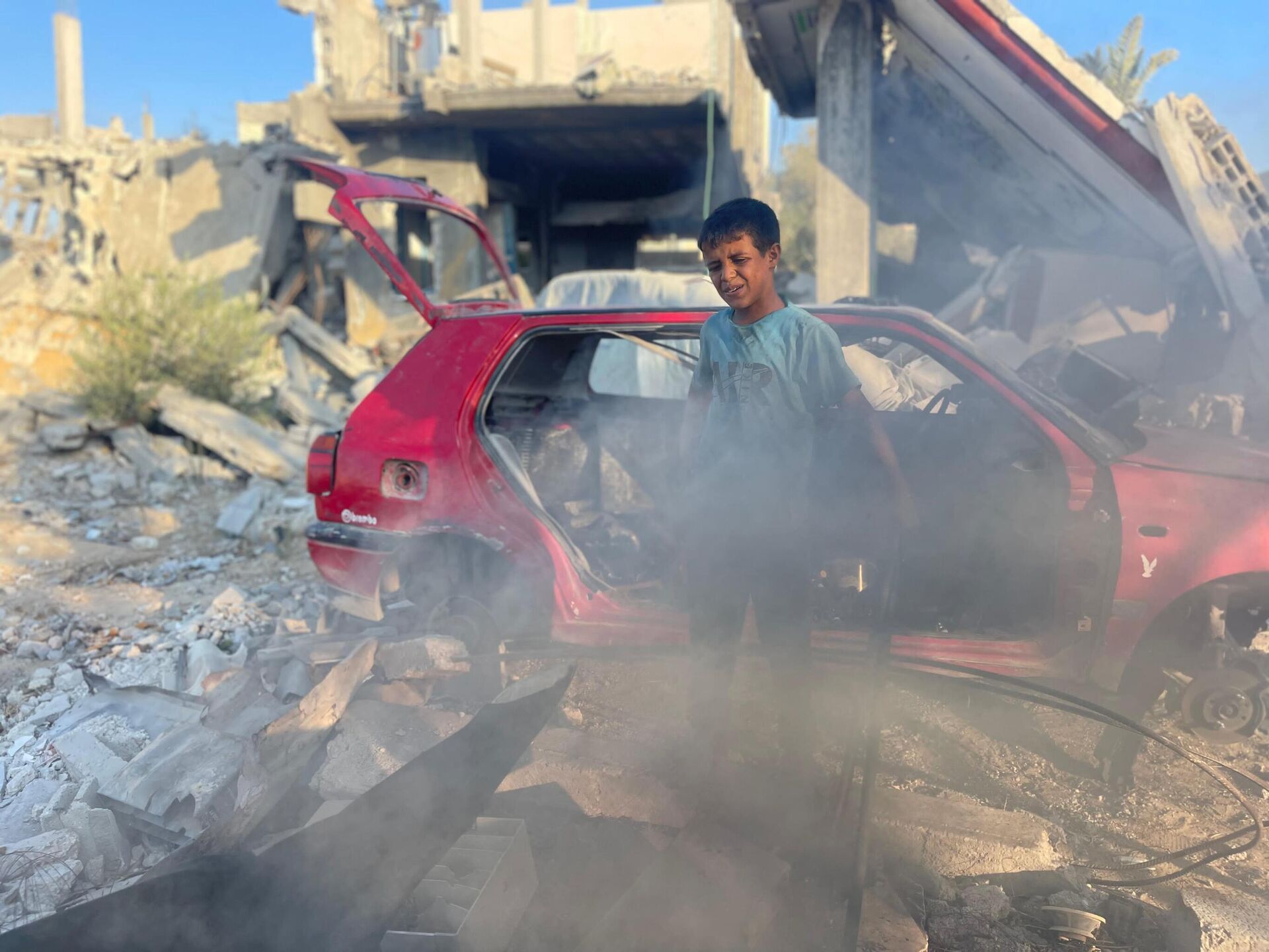 طفل فلسطيني يبتكر آلة لصنع الوقود البديل لإعالة أسرته في غزة    - سبوتنيك عربي, 1920, 29.09.2025