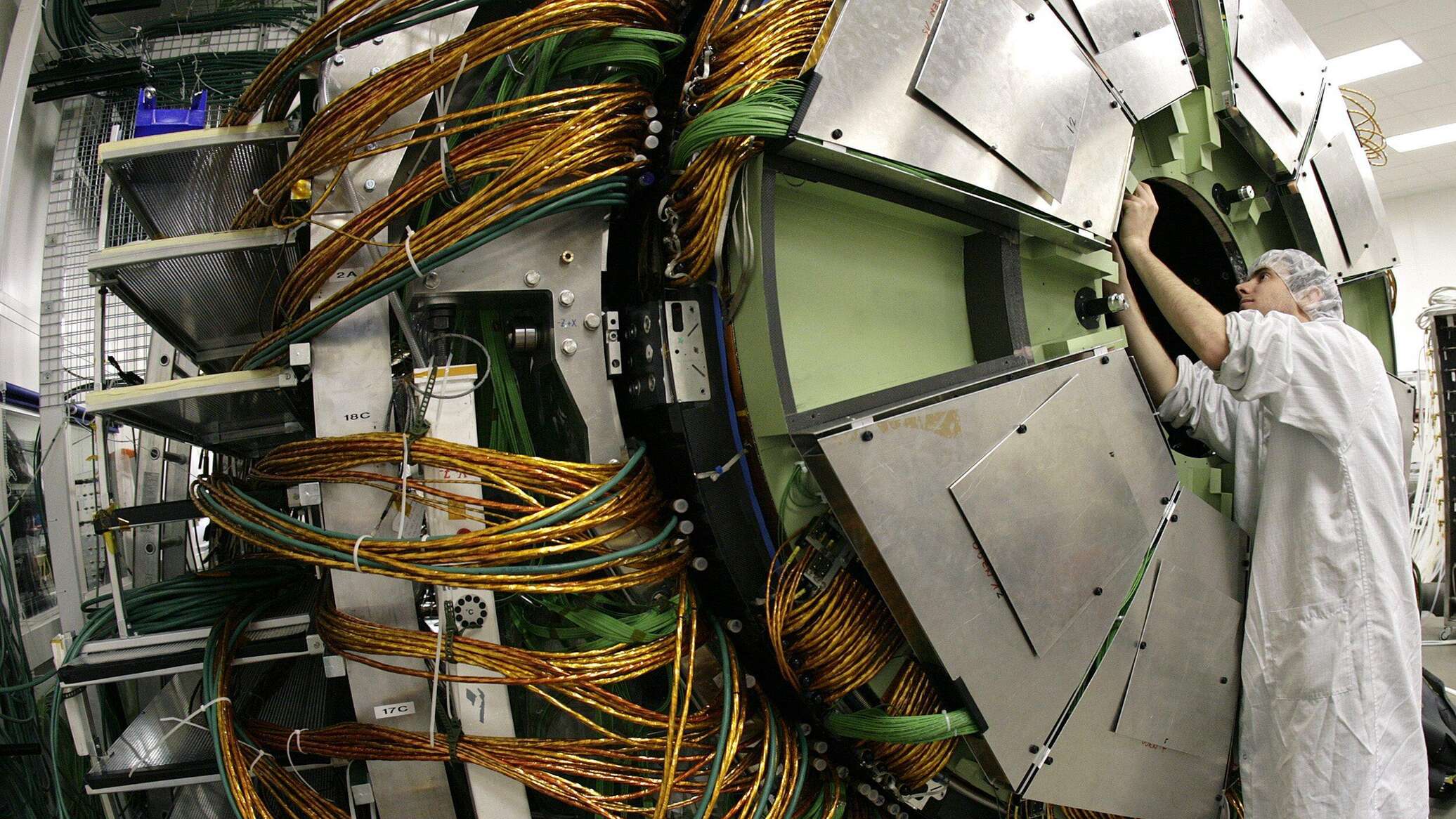 علماء صينيون يبتكرون مغناطيسا يتفوق بـ700 مرة على المجال المغناطيسي للأرض