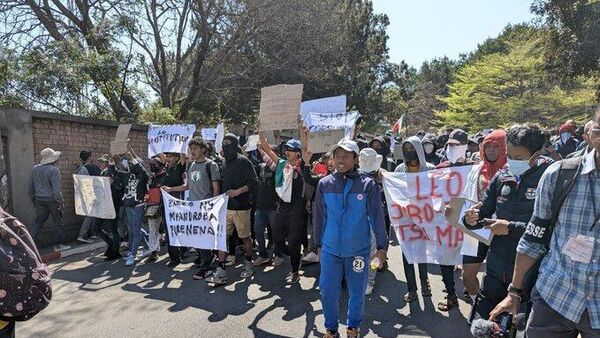 رئيس مدغشقر يعلن حل الحكومة وسط احتجاجات تعم البلاد - سبوتنيك عربي