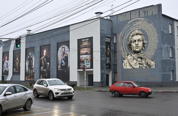 مبنى الحديقة التاريخية &quot;روسيا - تاريخي&quot; في ميليتوبول. يتألف المجمّع من معرض متحفي يروي تاريخ روسيا، وميليتوبول، ونوفوروسيا من العصور القديمة إلى العصر الحديث. - سبوتنيك عربي