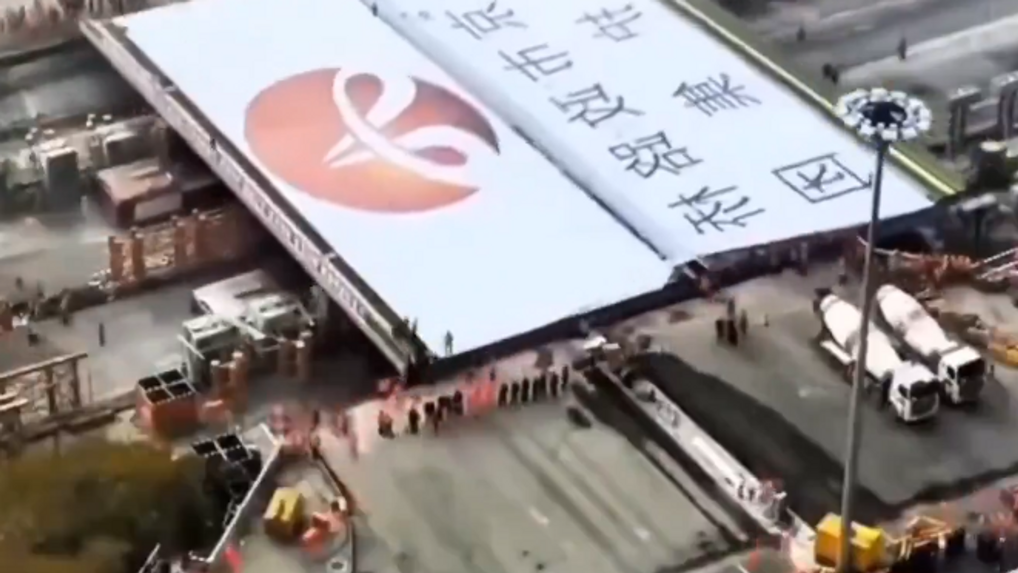 إنجاز هندسي مذهل في الصين.. بناء جسر ضخم خلال 43 ساعة.. فيديو