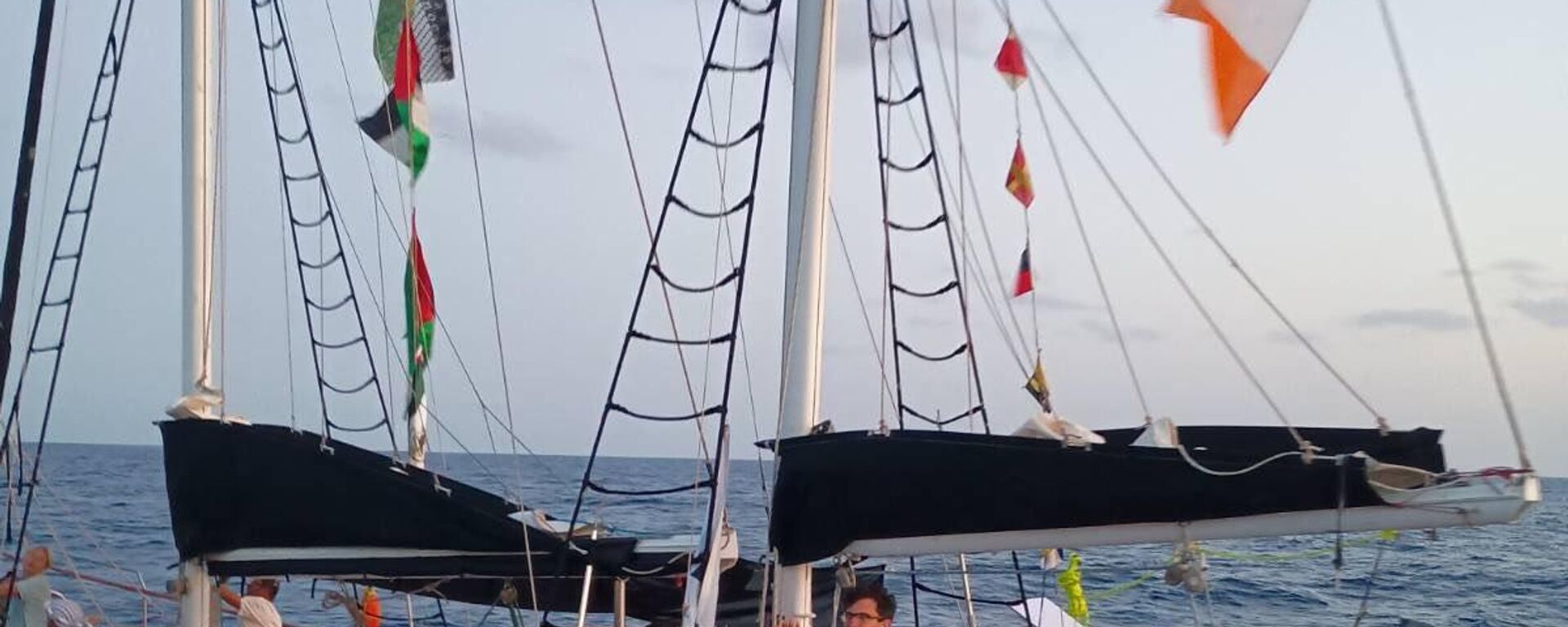 سفينة تابعة لأسطول الصمود العالمي - سبوتنيك عربي, 1920, 01.10.2025