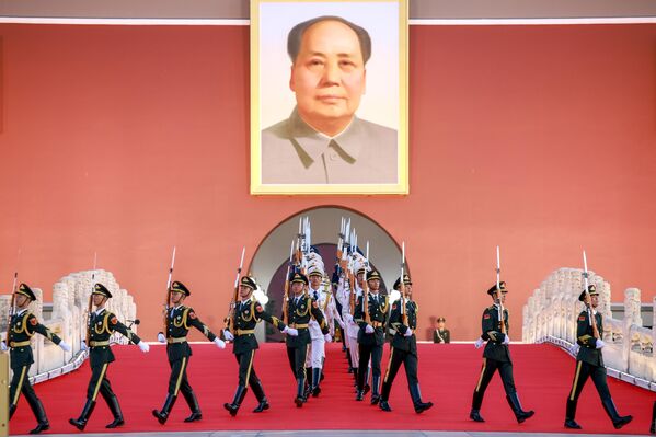 مراسم وتحضيرات للاحتفال بالذكرى السادسة والسبعين لتأسيس جمهورية الصين الشعبية.  - سبوتنيك عربي