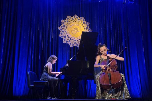 عازفات روسيات تعزفن في حفل موسيقي بمعهد الموسيقى العربية   - سبوتنيك عربي