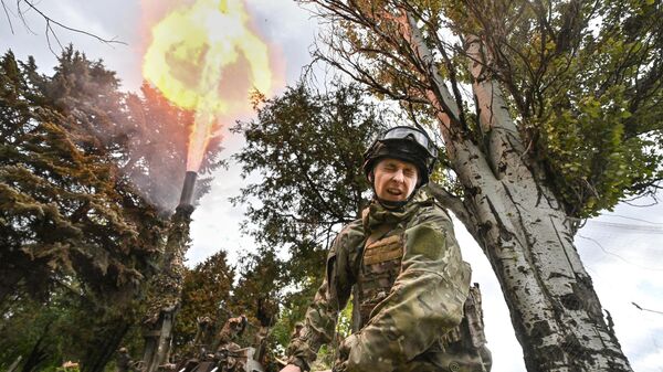 مشاهد من عمل اطقم الهاون لمجموعات قوات المركز في منطقة العملية العسكرية الخاصة، القوات الروسية - سبوتنيك عربي