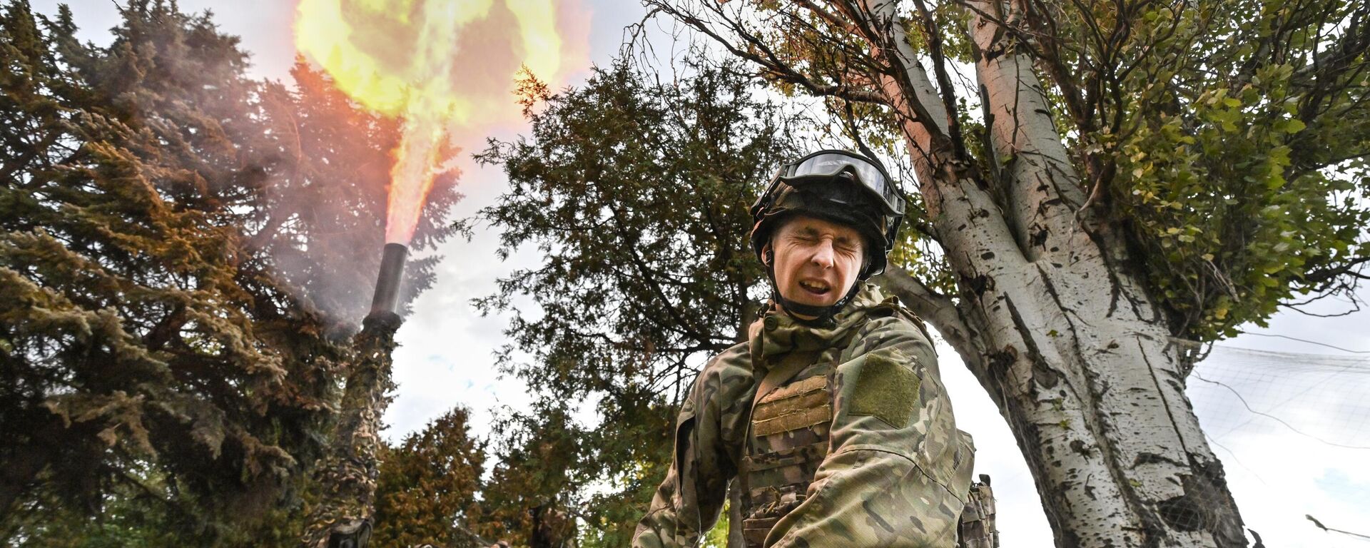 مشاهد من عمل اطقم الهاون لمجموعات قوات المركز في منطقة العملية العسكرية الخاصة، القوات الروسية - سبوتنيك عربي, 1920, 04.10.2025