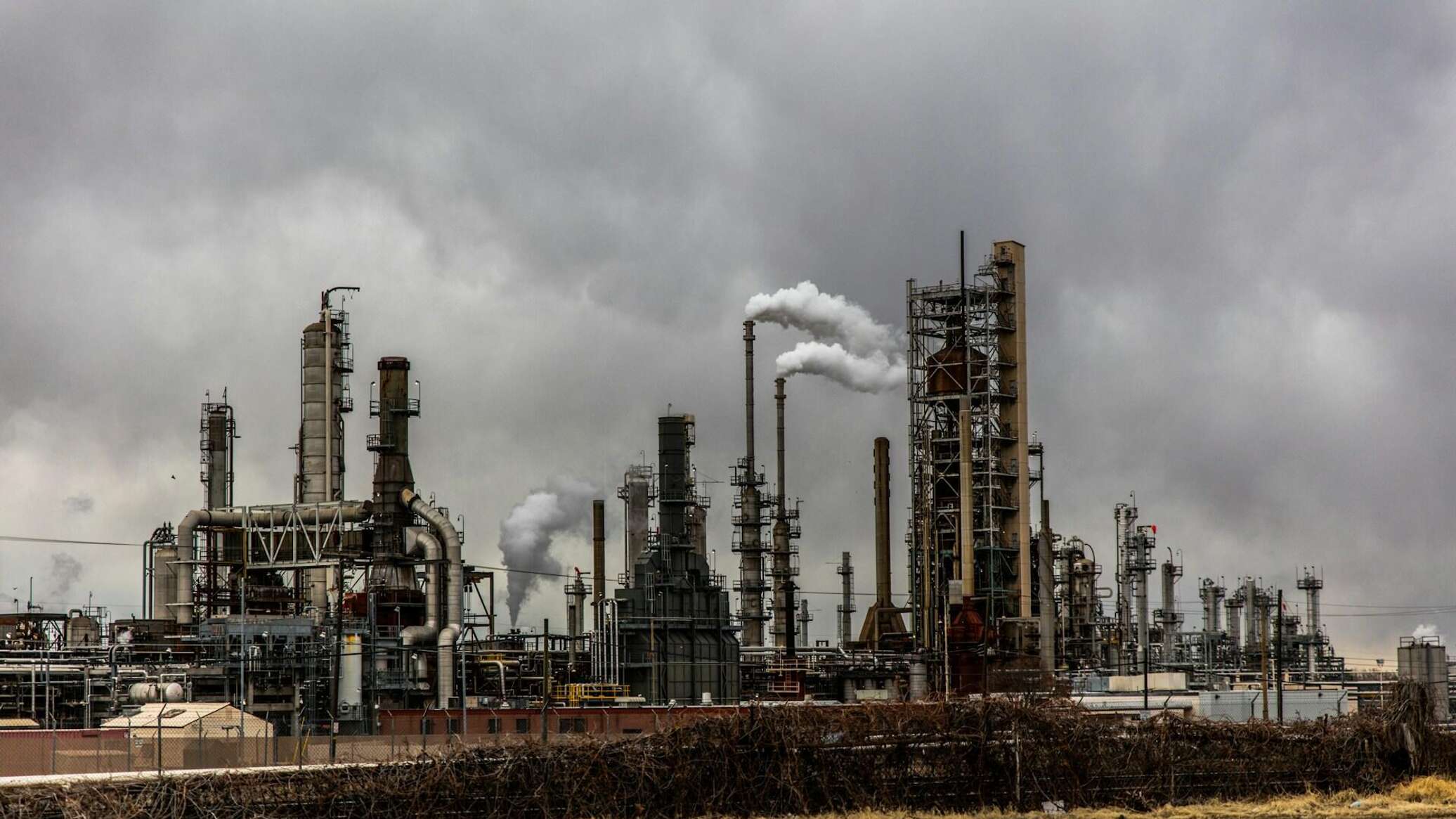 دولة عربية تهدد بقطع إمدادات الغاز الطبيعي المسال عن أوروبا.. لهذا السبب