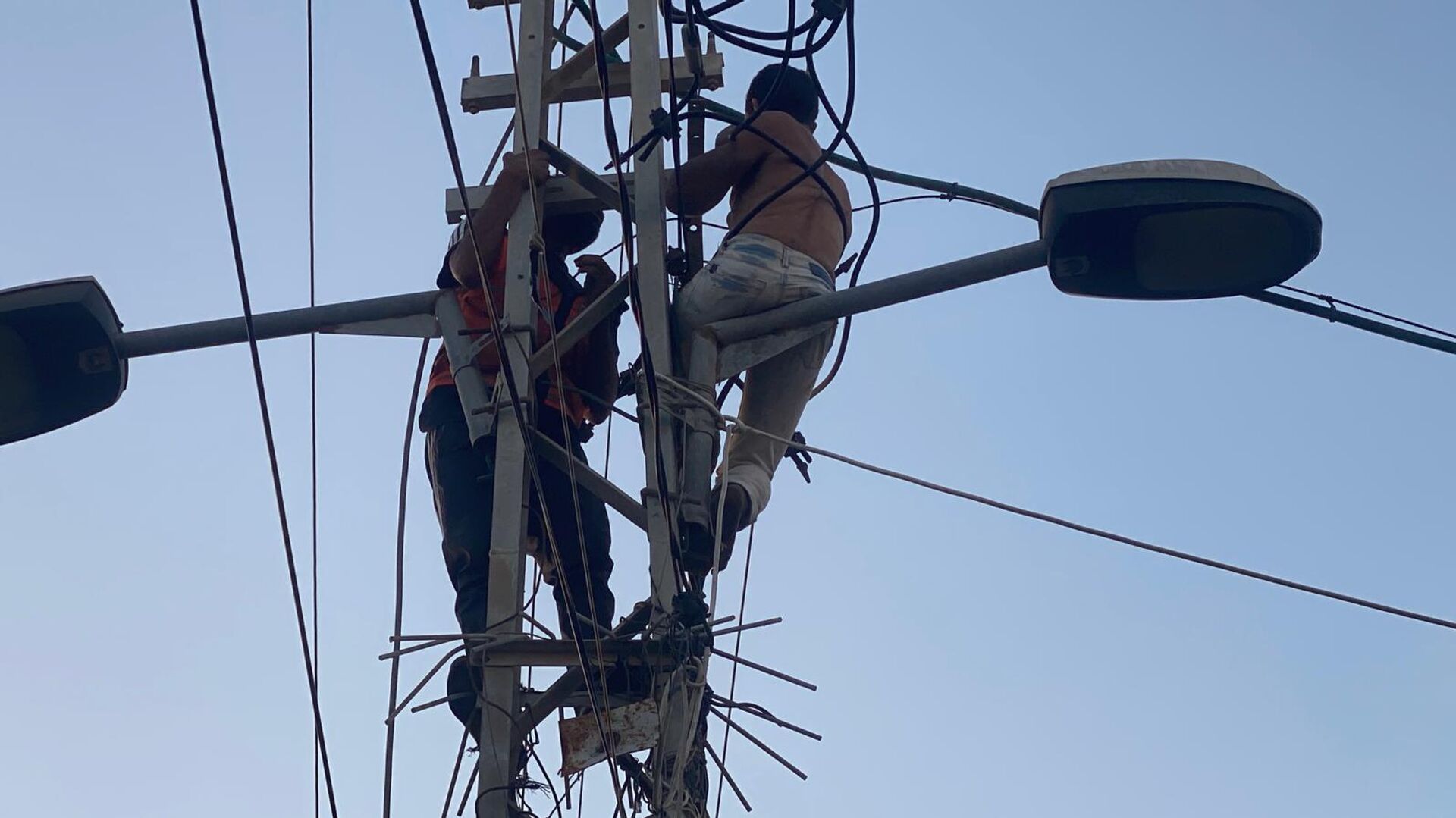 بعد عامين من الحرب على غزة... 90% من القطاع مدمر و70 مليار دولار خسائر أولية بعد عامين من الحرب على غزة... 90% من القطاع مدمر و70 مليار دولار خسائر أولية - سبوتنيك عربي, 1920, 06.10.2025