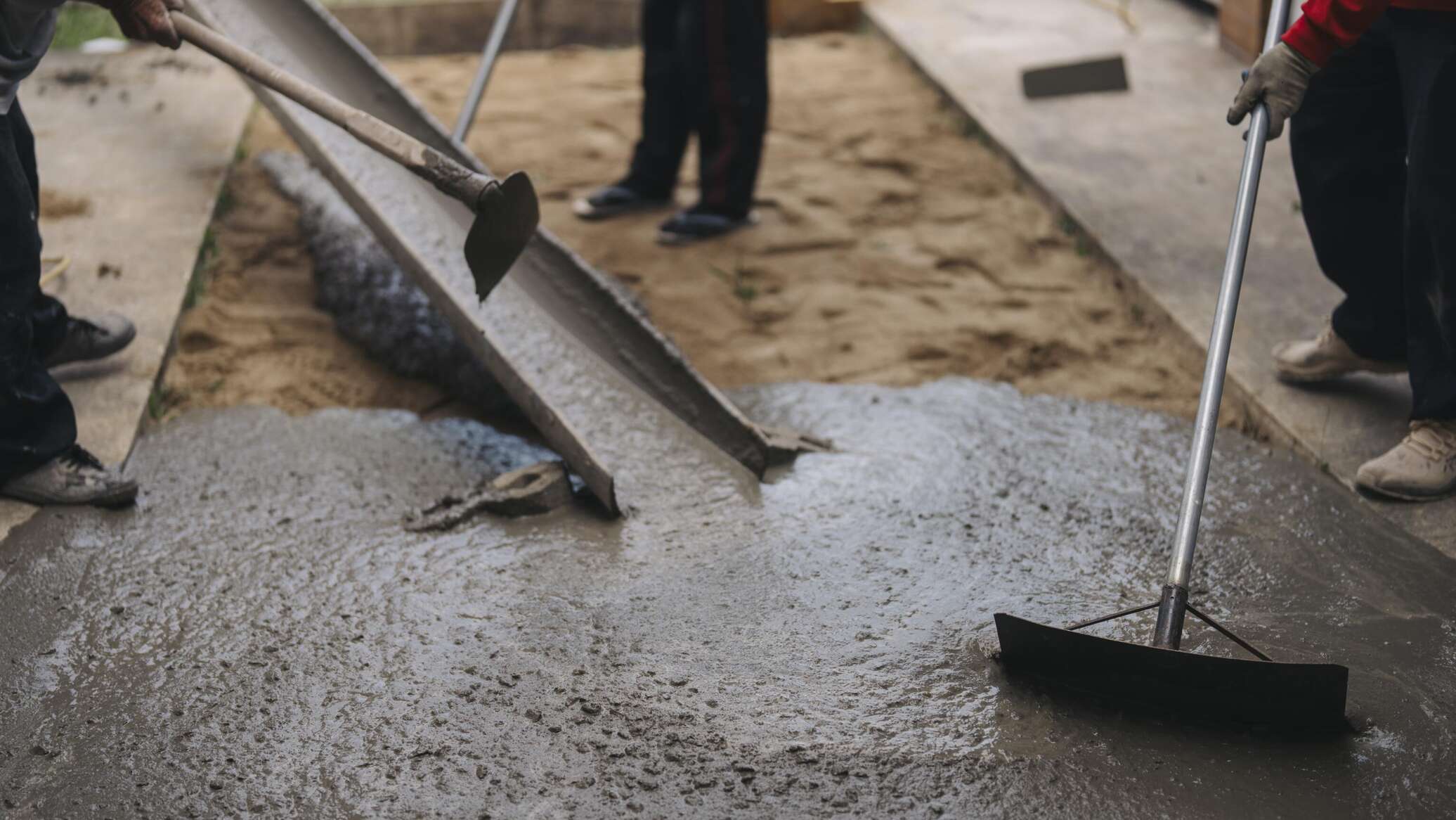 علماء روس يخفضون تكاليف تصنيع الخرسانات باستخدام تدوير نفايات البناء