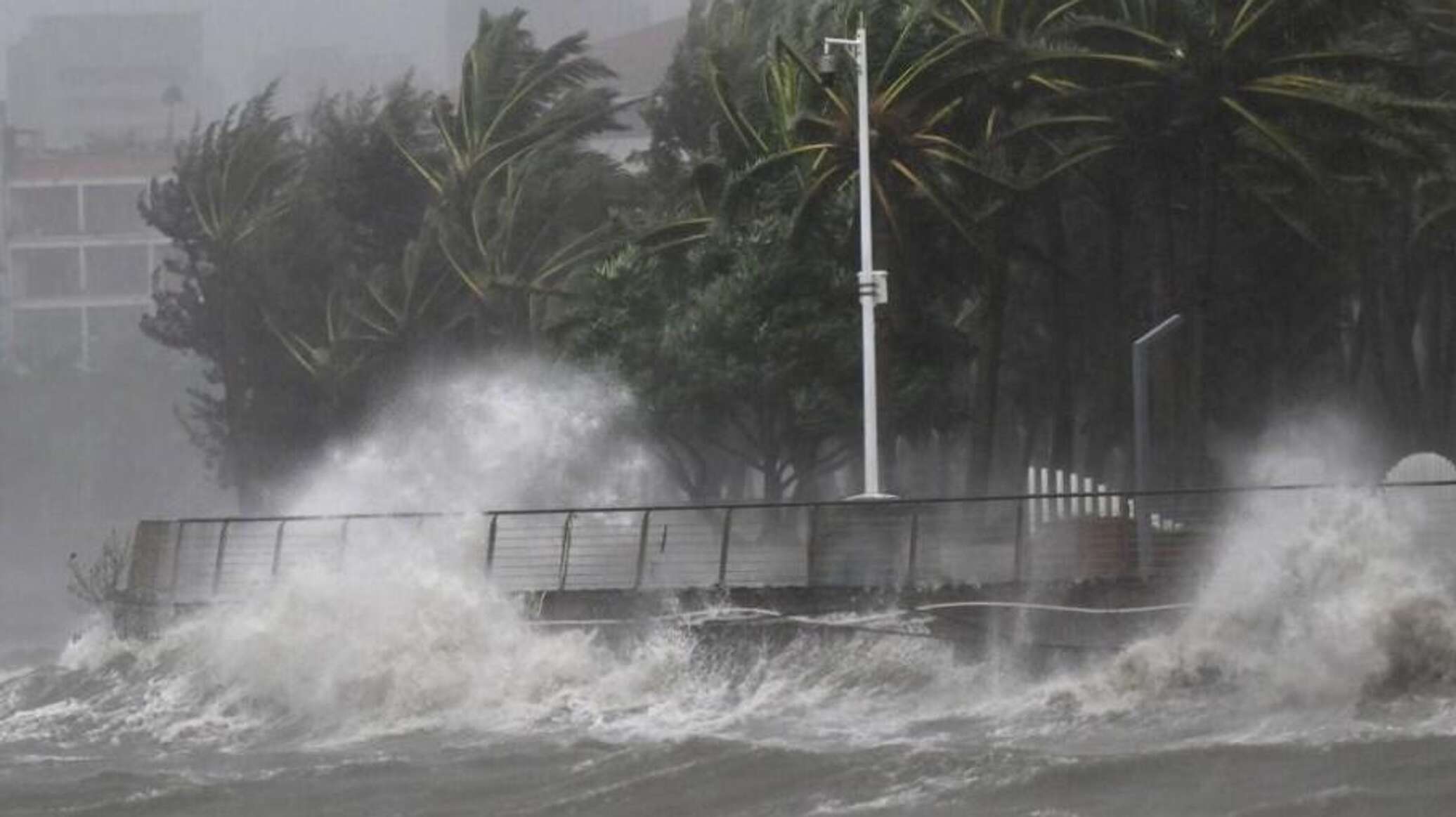 "ماتمو" يجتاح الصين وموجة عواصف مدمرة تضرب آسيا وأوروبا... فيديو