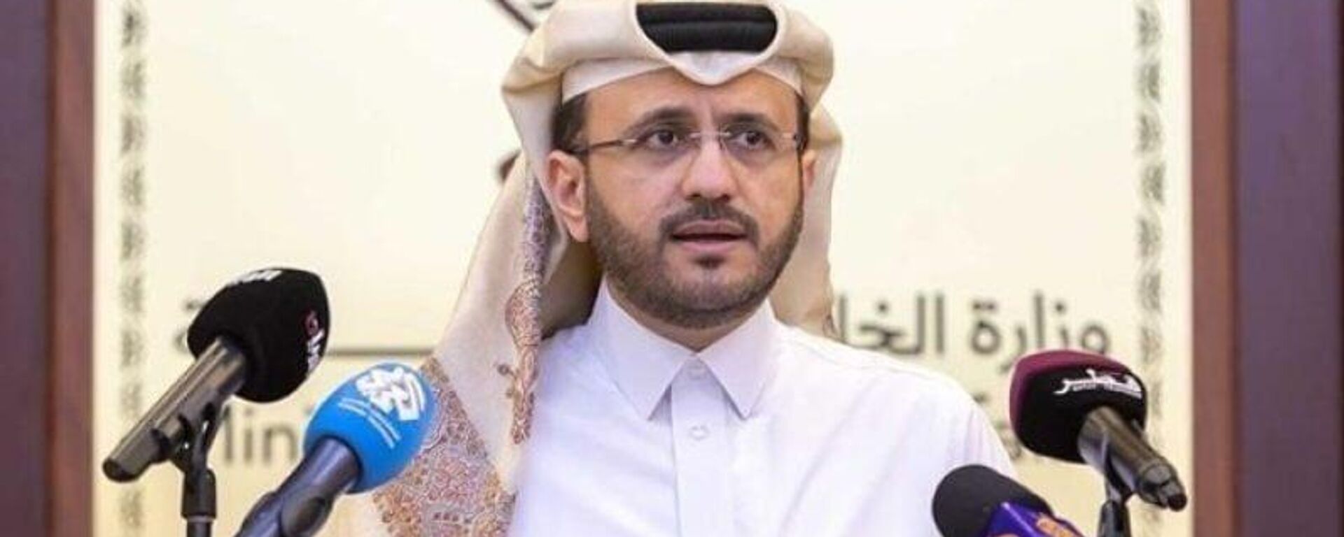 المتحدث باسم وزير الخارجية القطري ماجد الأنصاري يعقد مؤتمرا صحفيا في الدوحة - سبوتنيك عربي, 1920, 07.10.2025