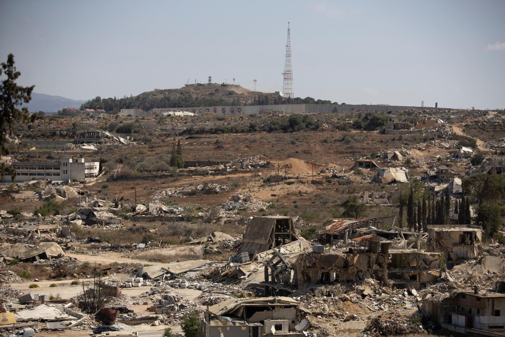عامان على فتح جبهة جنوب لبنان… المنطقة التي لا تهدأ - سبوتنيك عربي, 1920, 08.10.2025