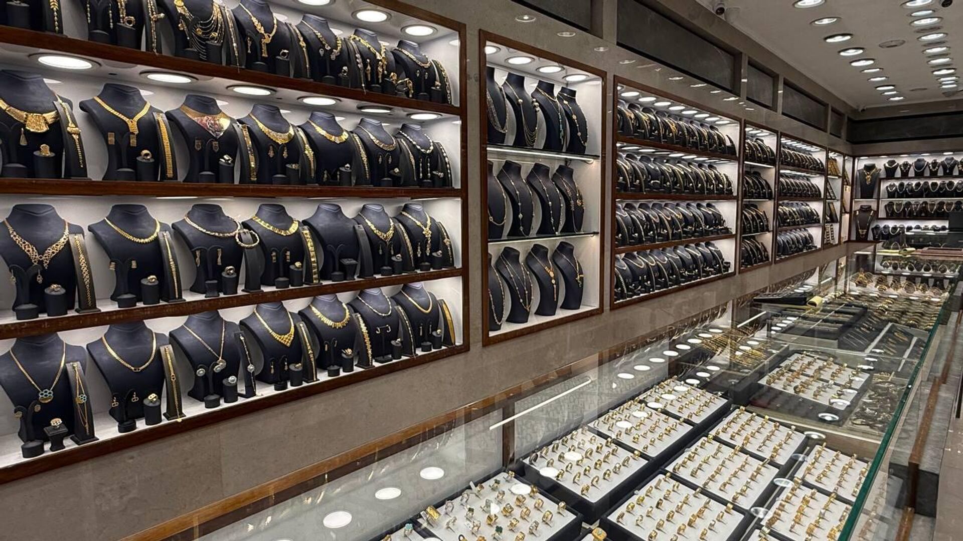 عبر مدينة الذهب... العراق يخطو نحو صناعة المجوهرات محليا - سبوتنيك عربي, 1920, 08.10.2025