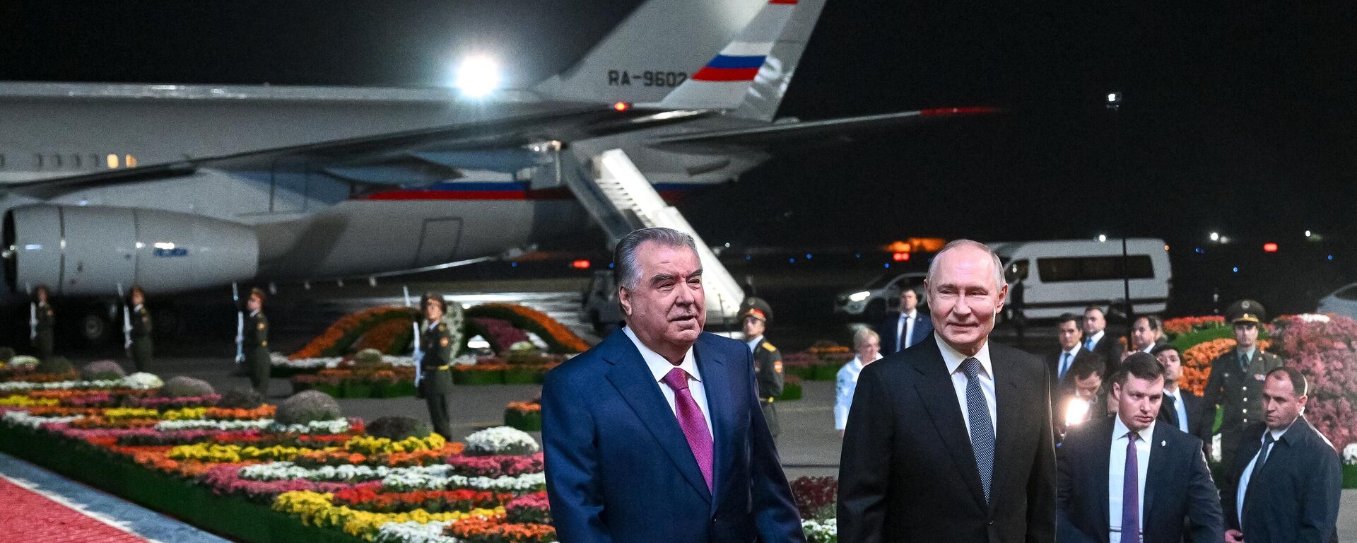 بوتين يصل إلى طاجيكستان في زيارة دولة تستغرق ثلاثة أيام - سبوتنيك عربي, 1920, 08.10.2025