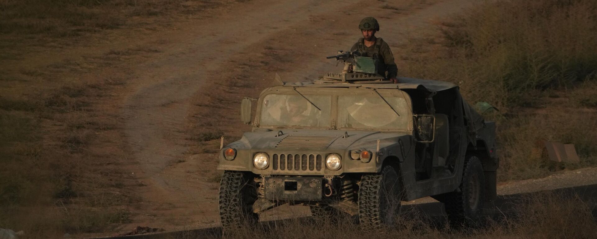 القوات الإسرائيلية بالقرب من حدود مع قطاع غزة ، بعد الإعلان عن اتفاق إسرائيل وحماس على المرحلة الأولى من خطة السلام لإنهاء الحرب  9 أكتوبر 2025 - سبوتنيك عربي, 1920, 09.10.2025