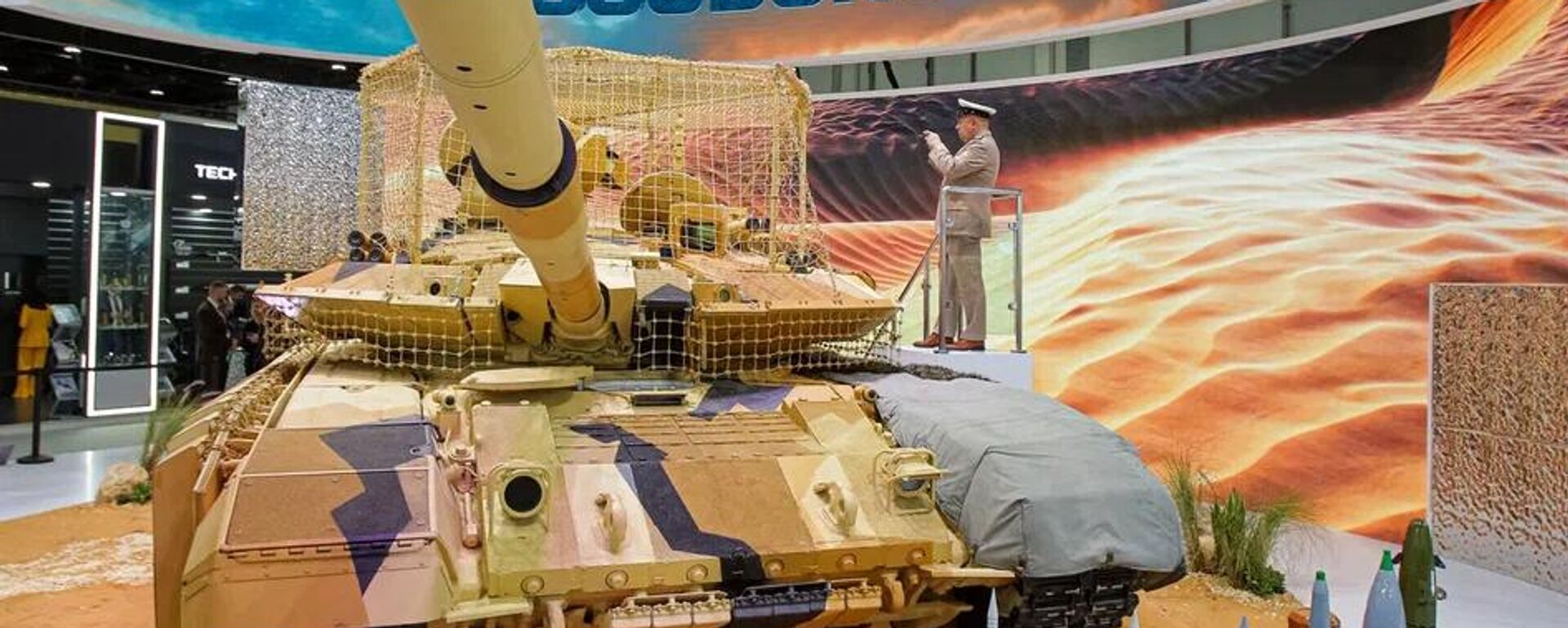  دبابة تي-55 الروسية في معرض أبو ظبي - سبوتنيك عربي, 1920, 09.10.2025