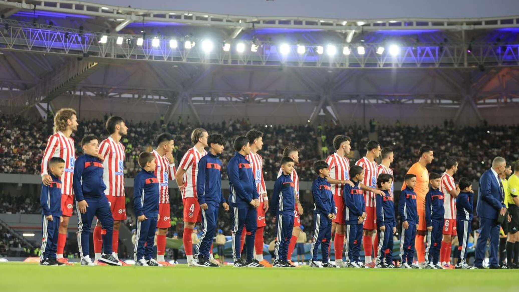 أتلتيكو مدريد يتوج بكأس "الإعمار" بعد فوزه على إنتر ميلان في بنغازي