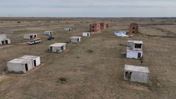 مشهد خارجي للمناورات العسكرية "الصداقة 2025" الروسية الباكستانية في المنطقة العسكرية الجنوبية. وتدربت القوات المسلحة لكلا البلدين على عمليات مكافحة الإرهاب. - سبوتنيك عربي