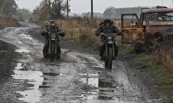 طريق في منطقة العمليات العسكرية الخاصة. طريق في منطقة العمليات العسكرية الخاصة. - سبوتنيك عربي