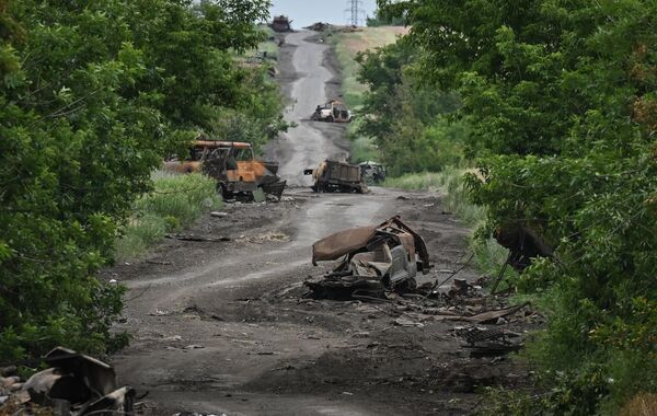 الطريق في اتجاه كراسنوارميسكي للمنطقة العسكرية الشمالية. الطريق في اتجاه كراسنوارميسكي للمنطقة العسكرية الشمالية. - سبوتنيك عربي