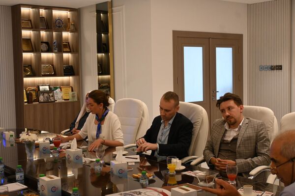 مصدرون من موسكو يجرون أكثر من 60 اجتماعا خلال مهمة تجارية في الكويت   - سبوتنيك عربي