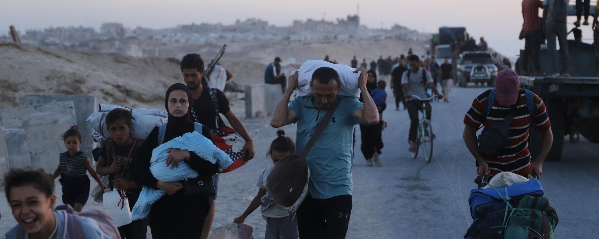 عودة النازحين إلى ركام منازلهم المدمرة تفتح فصلا جديدا للصمود والبقاء في قطاع غزة  - سبوتنيك عربي, 1920, 27.10.2025