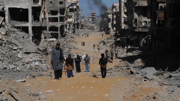 عودة النازحين إلى ركام منازلهم المدمرة تفتح فصلا جديدا للصمود والبقاء في قطاع غزة  - سبوتنيك عربي