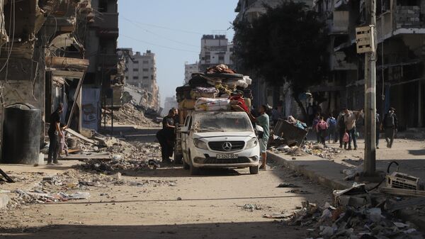 عودة النازحين إلى ركام منازلهم المدمرة تفتح فصلا جديدا للصمود والبقاء في قطاع غزة  - سبوتنيك عربي