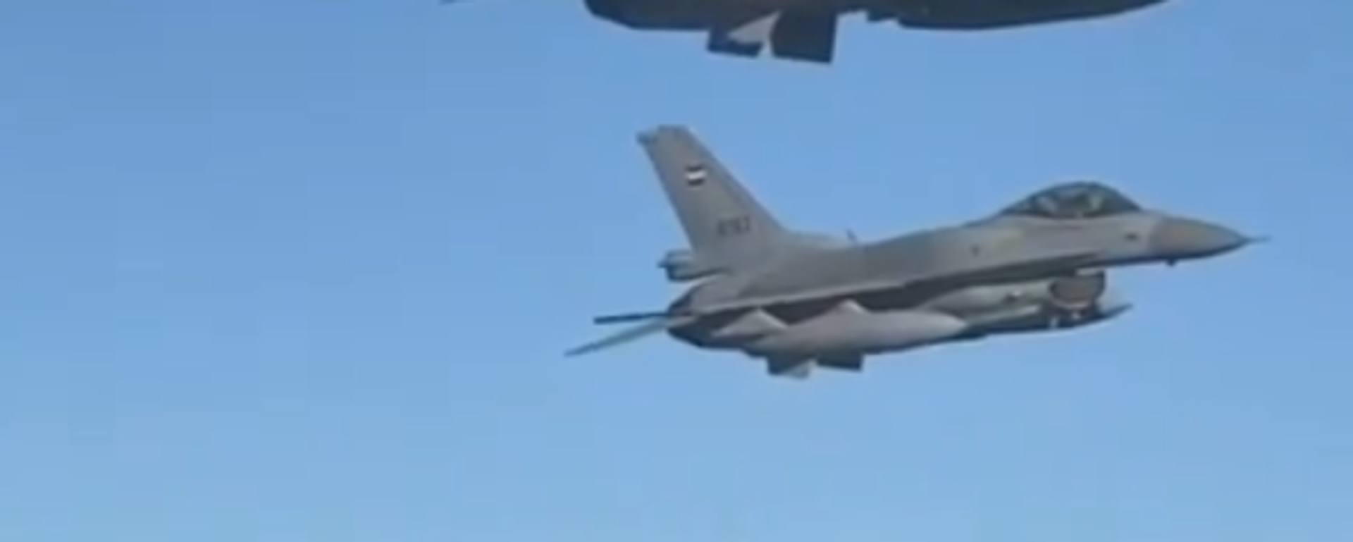 3 مقاتلات مصرية تحمي طائرة ترامب - سبوتنيك عربي, 1920, 13.10.2025