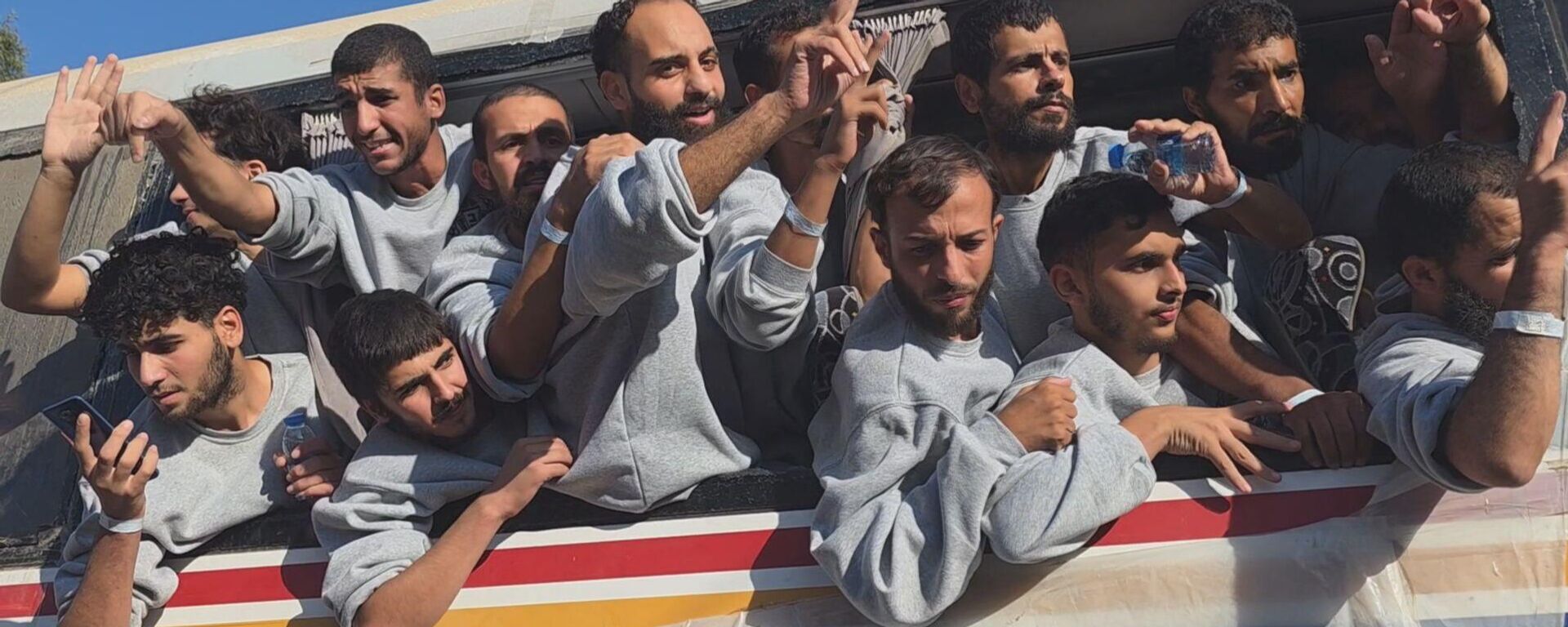 الإفراج عن الأسرى ضمن اتفاق غزة وقمة شرم الشيخ تغلق باب الحرب - سبوتنيك عربي, 1920, 14.10.2025