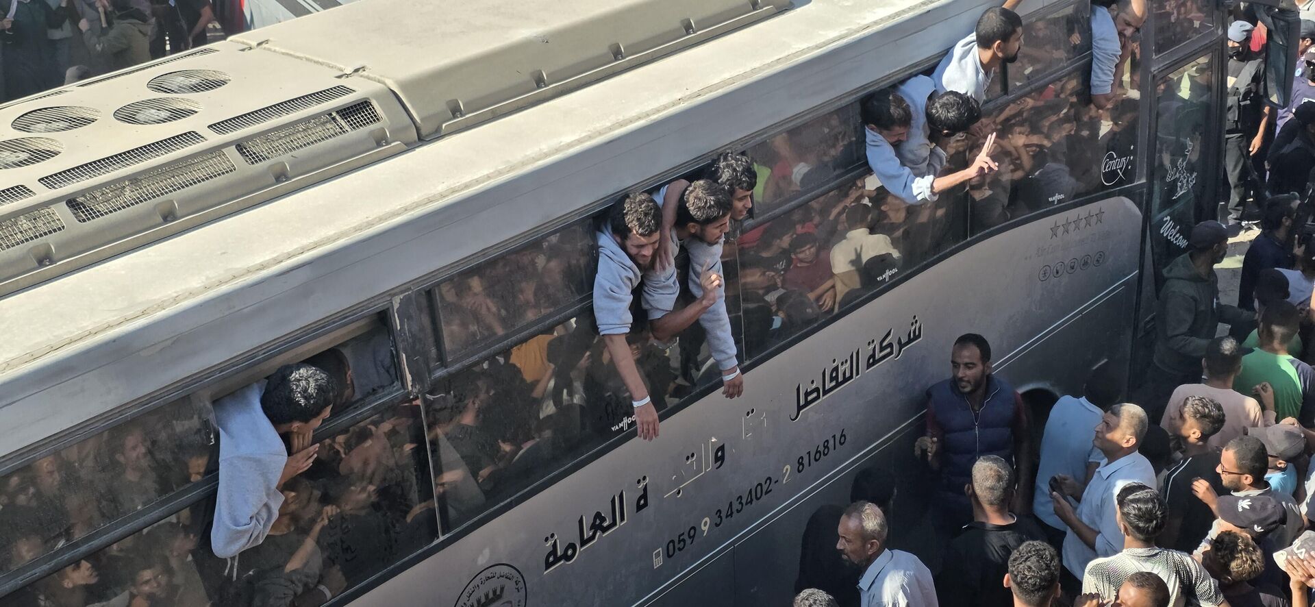 الإفراج عن الأسرى ضمن اتفاق غزة وقمة شرم الشيخ تغلق باب الحرب - سبوتنيك عربي, 1920, 14.10.2025