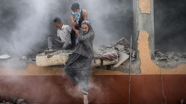 Снимок Leaving home фотографа Ali Jadallah, победивший в конкурсе Siena International Photo Awards 2025 - سبوتنيك عربي