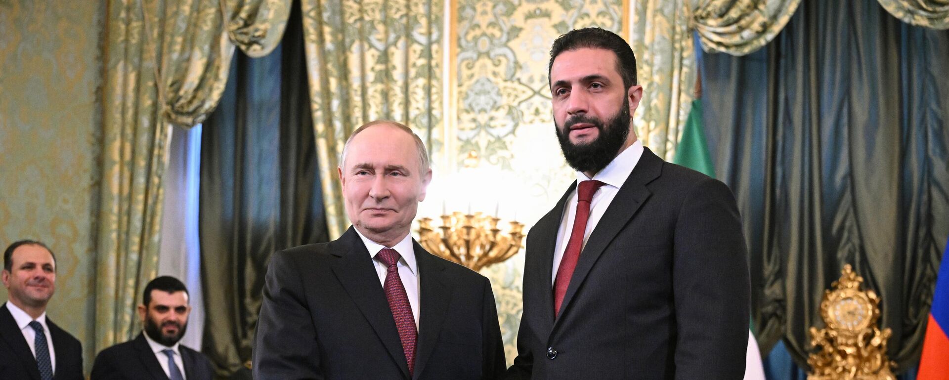  الرئيس الروسي فلاديمير بوتين مع الرئيس السوري أحمد الشرع - سبوتنيك عربي, 1920, 15.10.2025