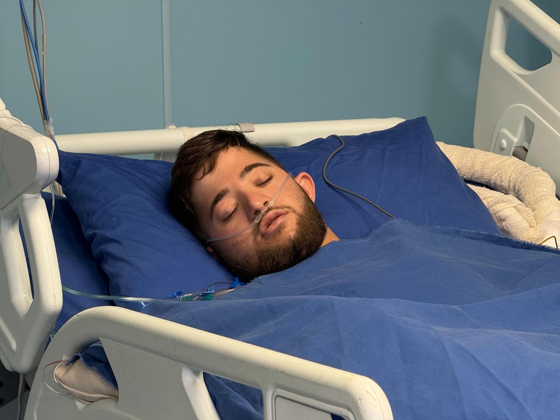 بالرصاص والتنكيل والضرب المبرح: الجيش الإسرائيلي يمعن في قمع الفلسطينيين خلال مداهمات الضفة بالرصاص والتنكيل والضرب المبرح: الجيش الإسرائيلي يمعن في قمع الفلسطينيين خلال مداهمات الضفة - سبوتنيك عربي, 1920, 16.10.2025