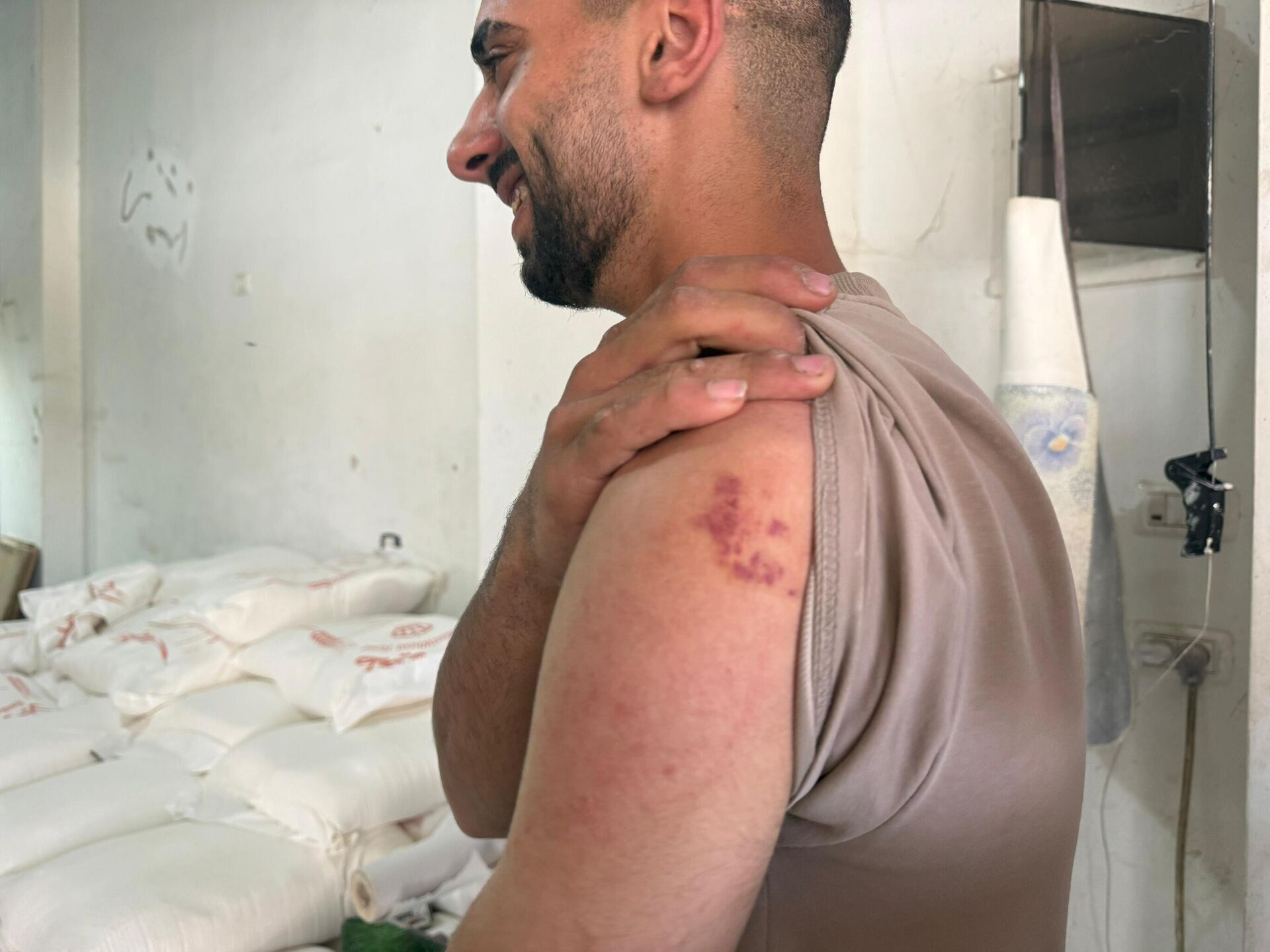 بالرصاص والتنكيل والضرب المبرح: الجيش الإسرائيلي يمعن في قمع الفلسطينيين خلال مداهمات الضفة بالرصاص والتنكيل والضرب المبرح: الجيش الإسرائيلي يمعن في قمع الفلسطينيين خلال مداهمات الضفة - سبوتنيك عربي, 1920, 16.10.2025