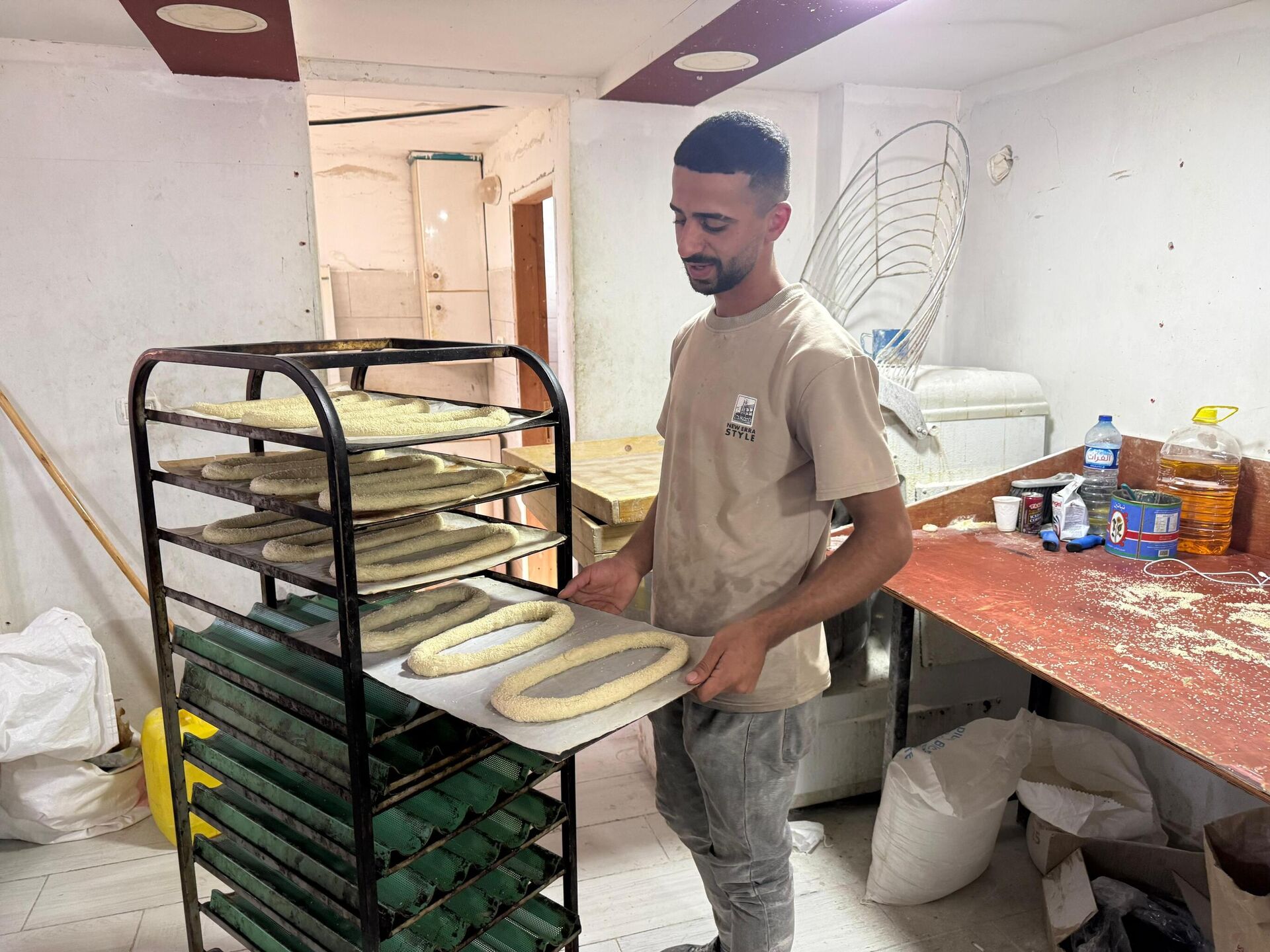 بالرصاص والتنكيل والضرب المبرح: الجيش الإسرائيلي يمعن في قمع الفلسطينيين خلال مداهمات الضفة بالرصاص والتنكيل والضرب المبرح: الجيش الإسرائيلي يمعن في قمع الفلسطينيين خلال مداهمات الضفة - سبوتنيك عربي, 1920, 16.10.2025