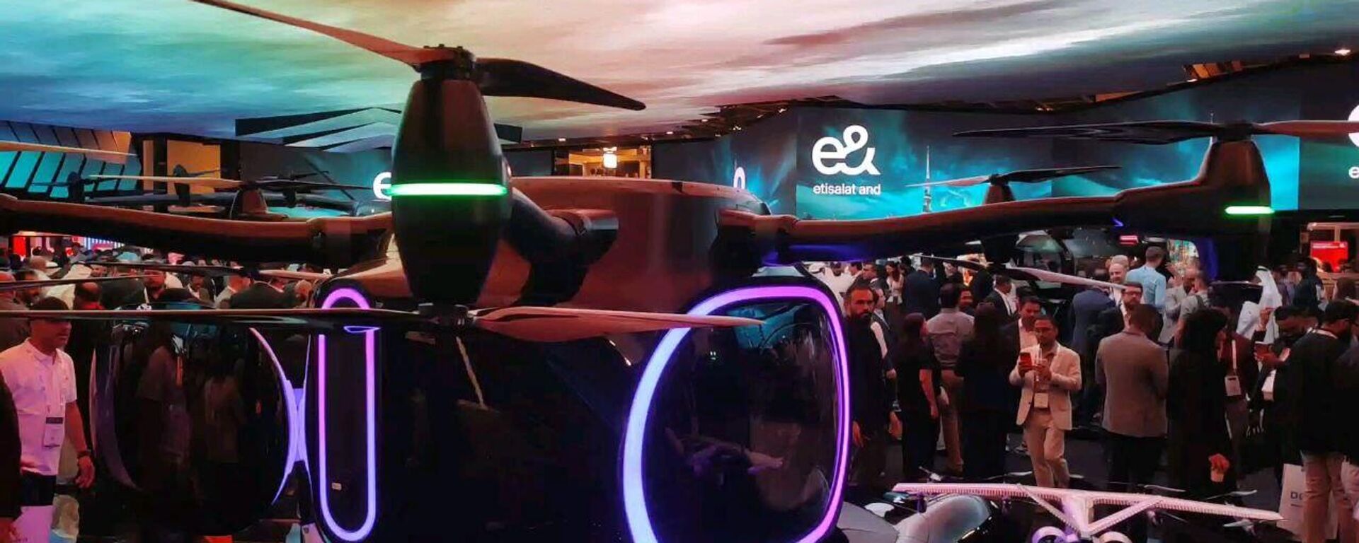 الكشف عن أول طائرة كهربائية تاكسي في معرض جيتكس غلوبال دبي - سبوتنيك عربي, 1920, 17.10.2025