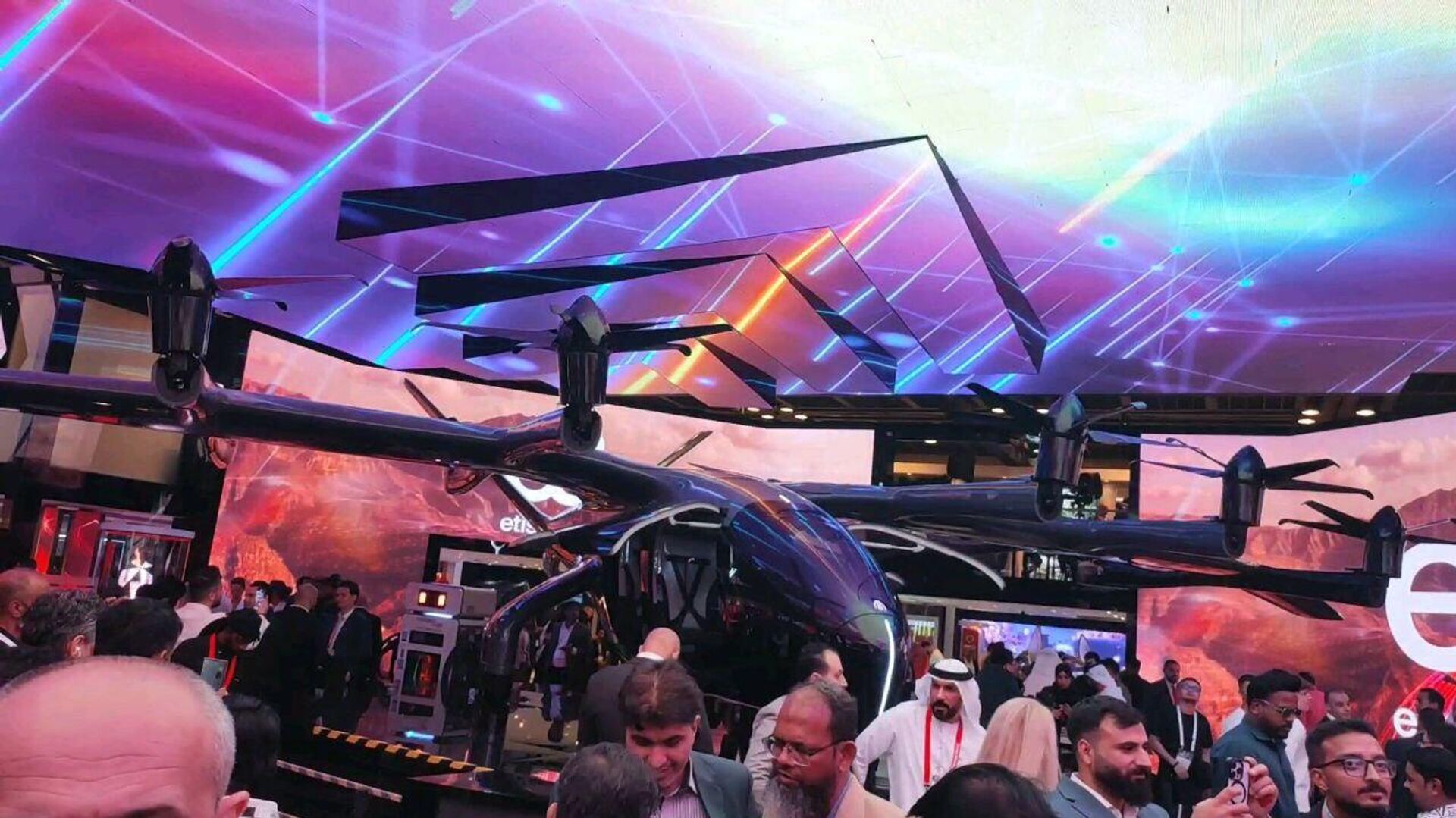 الكشف عن أول طائرة كهربائية تاكسي في معرض جيتكس غلوبال دبي الكشف عن أول طائرة كهربائية تاكسي في معرض جيتكس غلوبال دبي - سبوتنيك عربي, 1920, 17.10.2025