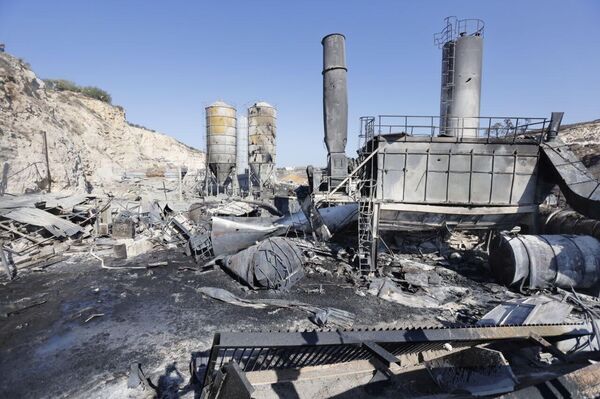غارات إسرائيلية مدمّرة تستهدف معمل إسمنت ومجبل زفت في الجنوب اللبناني - سبوتنيك عربي