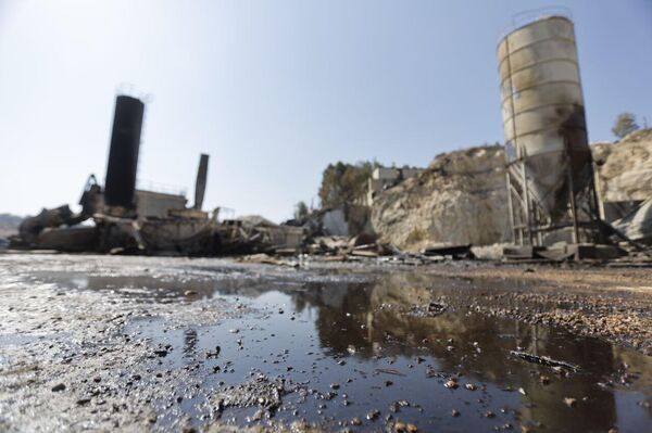 غارات إسرائيلية مدمّرة تستهدف معمل إسمنت ومجبل زفت في الجنوب اللبناني - سبوتنيك عربي