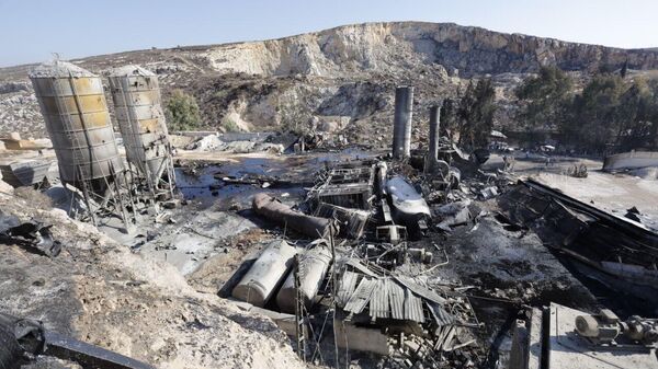 غارات إسرائيلية مدمّرة تطال معمل إسمنت ومجبل زفت في الجنوب اللبناني - سبوتنيك عربي