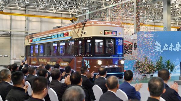 أول قطار سياحي يعمل بالهيدروجين في الصين - سبوتنيك عربي