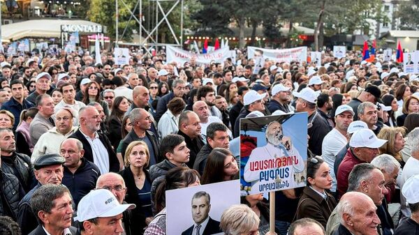 مظاهرة حاشدة في يريفان دعما لرجل الأعمال كارابتيان المحتجز في أرمينيا - سبوتنيك عربي